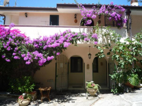 Отель Villa Panthea  Капо Ватикано